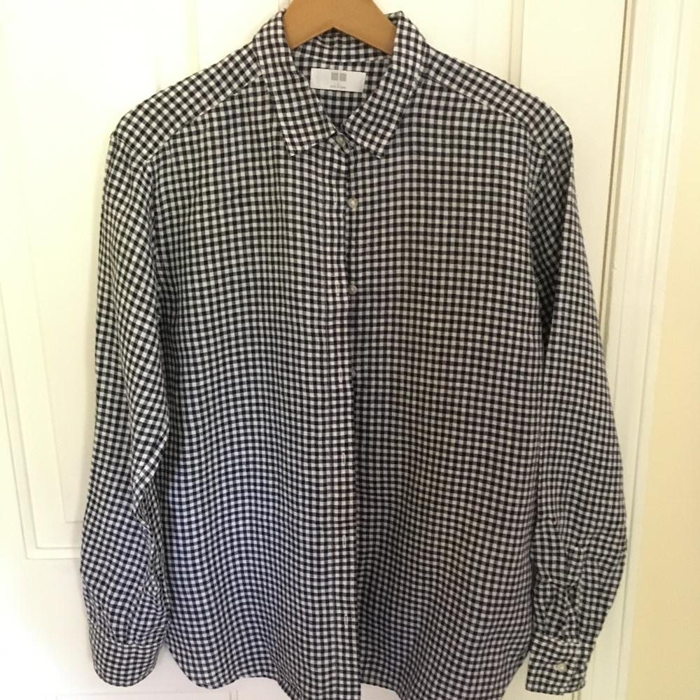 Uniqlo linen buttondown shirt
